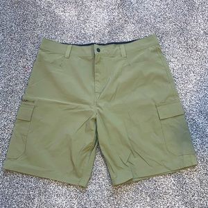 NWT men’s cargo shorts
